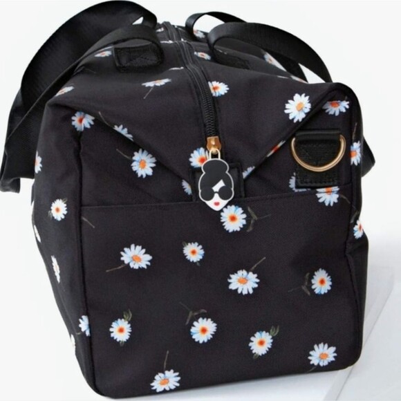 Alice + Olivia Daisy Canvas Weekender Bag & White Fox Daisy Travel Cosmetic Bag - Picture 6 of 12